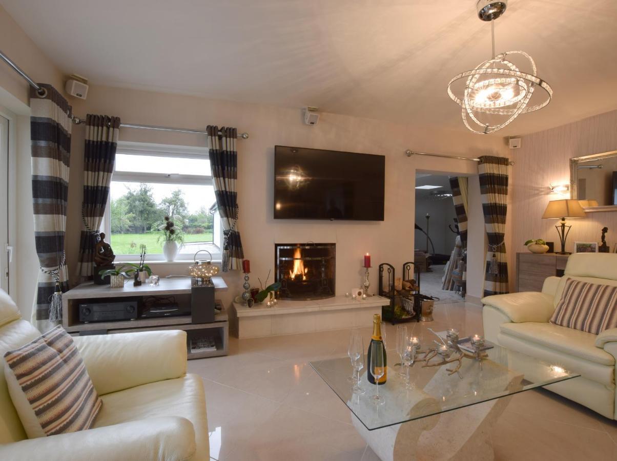Solway Villa เชสเตอร์ ภายนอก รูปภาพ