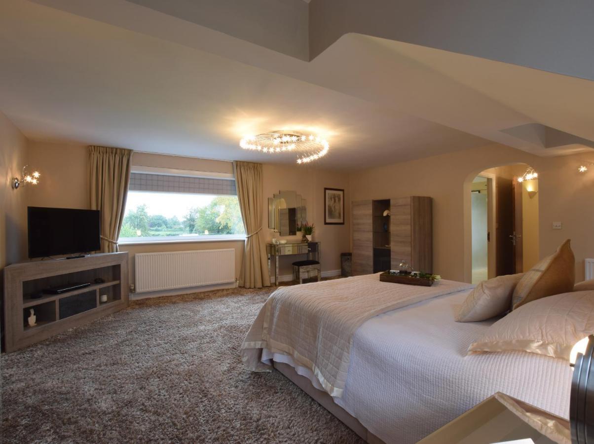 Solway Villa เชสเตอร์ ภายนอก รูปภาพ